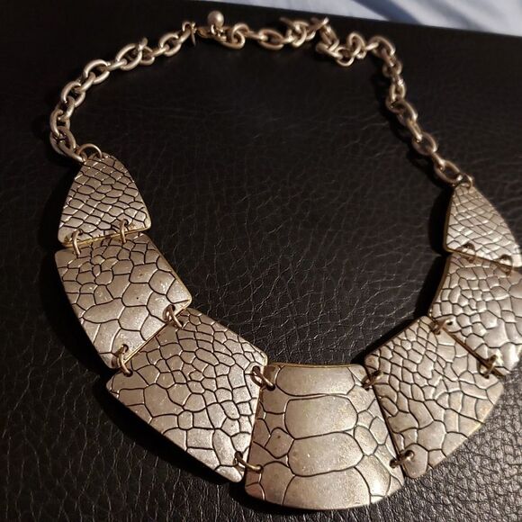 Jewelry - Fashion Jewelry: Unique Chunky Statement Silver Necklace.